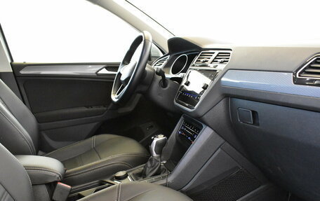 Volkswagen Tiguan II, 2021 год, 3 223 000 рублей, 12 фотография
