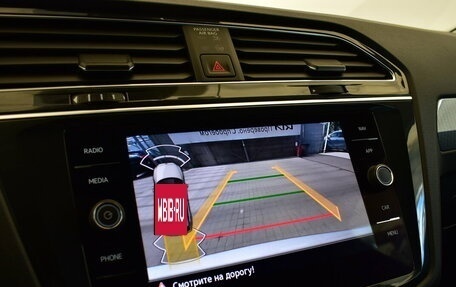 Volkswagen Tiguan II, 2021 год, 3 223 000 рублей, 7 фотография