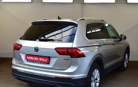 Volkswagen Tiguan II, 2021 год, 3 223 000 рублей, 4 фотография