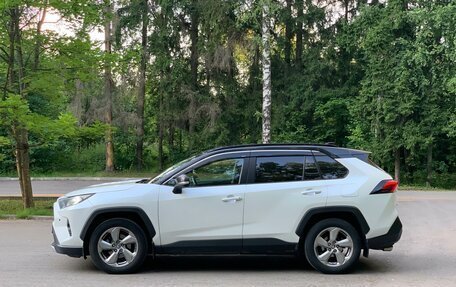 Toyota RAV4, 2020 год, 2 650 000 рублей, 2 фотография