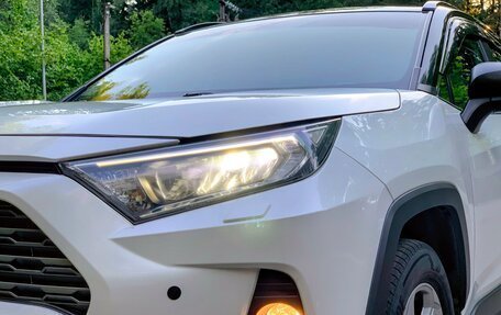 Toyota RAV4, 2020 год, 2 650 000 рублей, 7 фотография