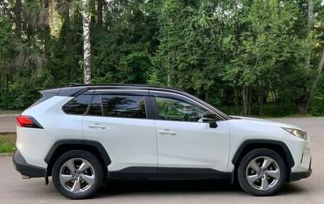 Toyota RAV4, 2020 год, 2 650 000 рублей, 5 фотография