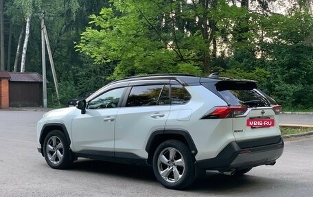 Toyota RAV4, 2020 год, 2 650 000 рублей, 3 фотография