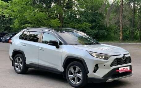 Toyota RAV4, 2020 год, 2 650 000 рублей, 6 фотография