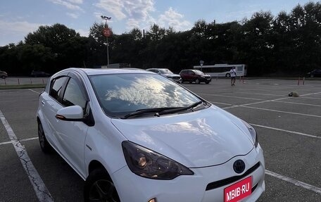 Toyota Aqua I, 2012 год, 830 000 рублей, 1 фотография