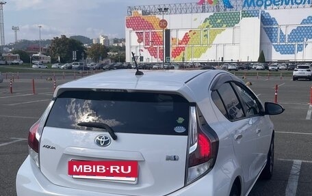 Toyota Aqua I, 2012 год, 830 000 рублей, 4 фотография
