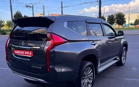 Mitsubishi Pajero Sport III рестайлинг, 2018 год, 2 900 000 рублей, 5 фотография