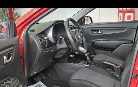 KIA Rio IV, 2021 год, 1 800 000 рублей, 10 фотография