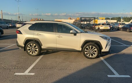 Toyota RAV4, 2021 год, 4 000 000 рублей, 8 фотография