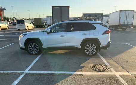 Toyota RAV4, 2021 год, 4 000 000 рублей, 6 фотография