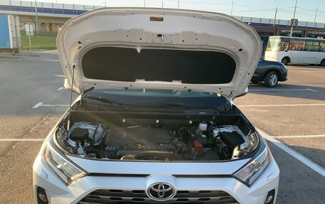 Toyota RAV4, 2021 год, 4 000 000 рублей, 3 фотография