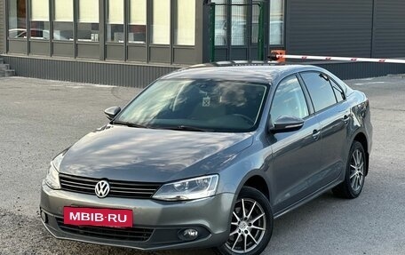 Volkswagen Jetta VI, 2012 год, 1 090 000 рублей, 2 фотография