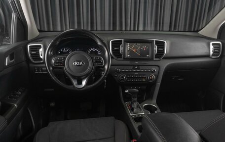 KIA Sportage IV рестайлинг, 2017 год, 2 359 000 рублей, 6 фотография