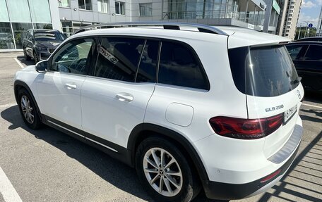 Mercedes-Benz GLB, 2021 год, 2 399 000 рублей, 2 фотография