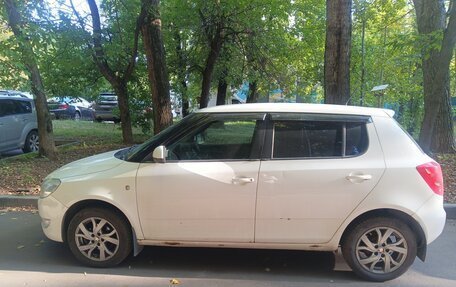 Skoda Fabia II, 2011 год, 420 000 рублей, 3 фотография