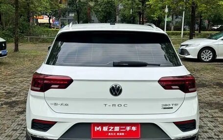 Volkswagen T-Roc I, 2023 год, 1 949 003 рублей, 10 фотография