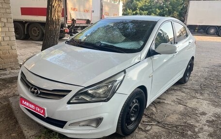 Hyundai Solaris II рестайлинг, 2014 год, 365 000 рублей, 1 фотография