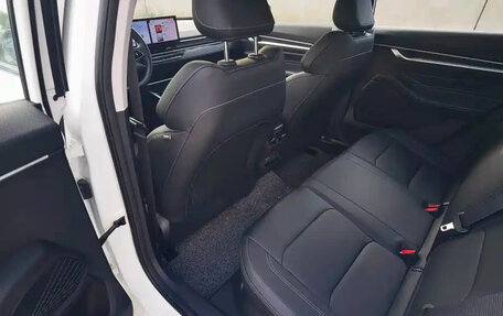 Geely Emgrand, 2026 год, 1 250 000 рублей, 7 фотография