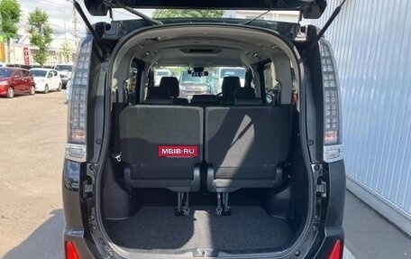 Toyota Voxy III, 2017 год, 1 870 000 рублей, 6 фотография