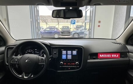 Mitsubishi Outlander III рестайлинг 3, 2020 год, 2 888 000 рублей, 9 фотография