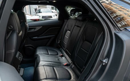 Jaguar F-Pace, 2018 год, 4 180 000 рублей, 12 фотография