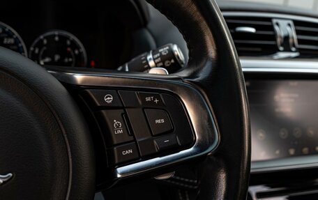 Jaguar F-Pace, 2018 год, 4 180 000 рублей, 21 фотография