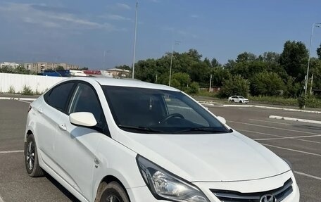 Hyundai Solaris II рестайлинг, 2014 год, 750 000 рублей, 1 фотография