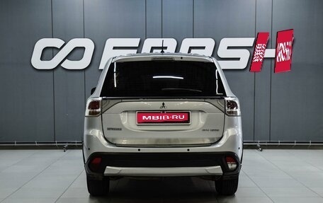 Mitsubishi Outlander III рестайлинг 3, 2014 год, 1 450 000 рублей, 4 фотография