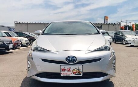 Toyota Prius IV XW50, 2017 год, 1 300 000 рублей, 2 фотография