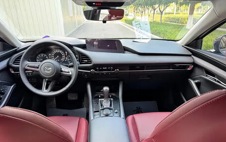 Mazda 3, 2023 год, 1 850 000 рублей, 11 фотография