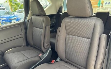 Honda Freed II, 2022 год, 1 340 000 рублей, 4 фотография