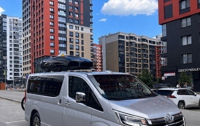 Toyota HiAce H300, 2020 год, 6 000 000 рублей, 1 фотография