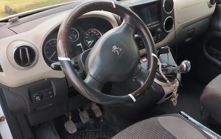Peugeot Partner II рестайлинг 2, 2012 год, 750 000 рублей, 34 фотография