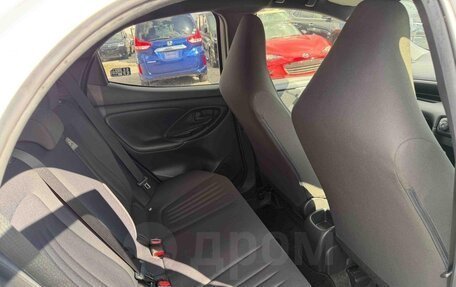 Toyota Yaris, 2022 год, 750 000 рублей, 12 фотография