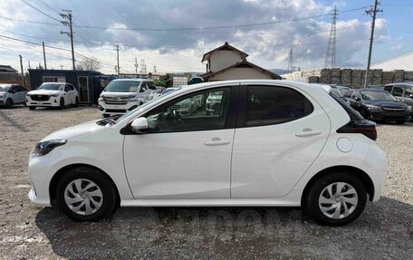 Toyota Yaris, 2022 год, 750 000 рублей, 7 фотография