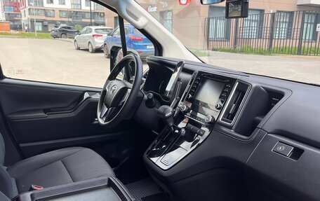 Toyota HiAce H300, 2020 год, 6 000 000 рублей, 8 фотография