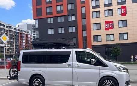 Toyota HiAce H300, 2020 год, 6 000 000 рублей, 4 фотография