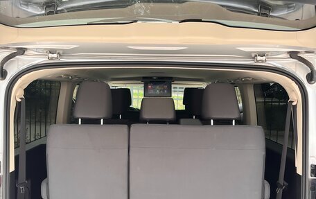 Toyota HiAce H300, 2020 год, 6 000 000 рублей, 18 фотография