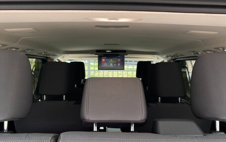 Toyota HiAce H300, 2020 год, 6 000 000 рублей, 22 фотография