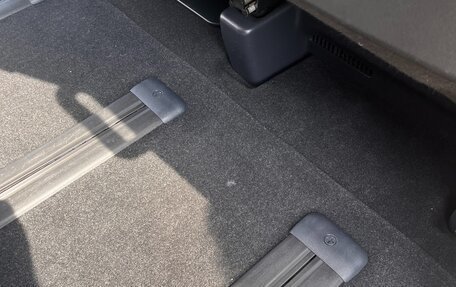 Toyota HiAce H300, 2020 год, 6 000 000 рублей, 34 фотография