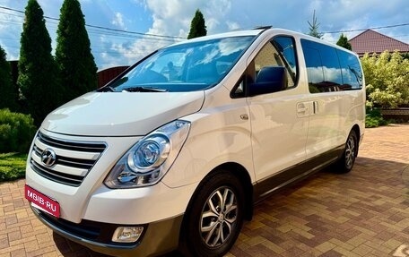 Hyundai Grand Starex Grand Starex I рестайлинг 2, 2017 год, 2 400 000 рублей, 1 фотография