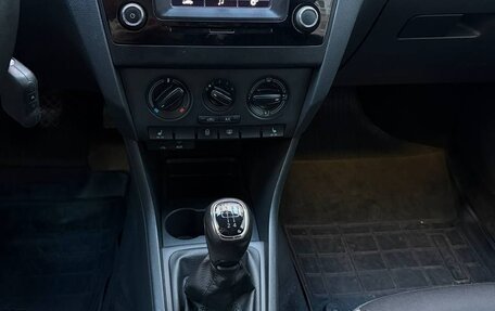 Skoda Rapid I, 2016 год, 800 000 рублей, 13 фотография