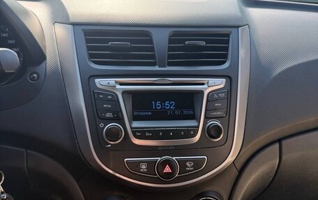 Hyundai Solaris II рестайлинг, 2015 год, 888 000 рублей, 9 фотография