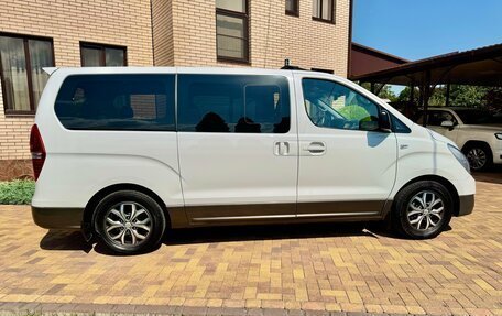 Hyundai Grand Starex Grand Starex I рестайлинг 2, 2017 год, 2 400 000 рублей, 8 фотография