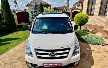 Hyundai Grand Starex Grand Starex I рестайлинг 2, 2017 год, 2 400 000 рублей, 3 фотография