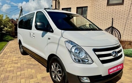 Hyundai Grand Starex Grand Starex I рестайлинг 2, 2017 год, 2 400 000 рублей, 9 фотография