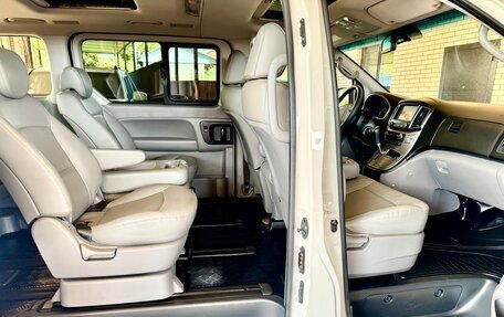 Hyundai Grand Starex Grand Starex I рестайлинг 2, 2017 год, 2 400 000 рублей, 14 фотография