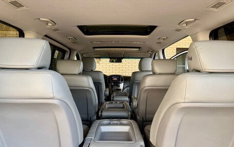 Hyundai Grand Starex Grand Starex I рестайлинг 2, 2017 год, 2 400 000 рублей, 18 фотография