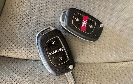 Hyundai Grand Starex Grand Starex I рестайлинг 2, 2017 год, 2 400 000 рублей, 32 фотография