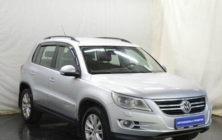 Volkswagen Tiguan I, 2010 год, 800 000 рублей, 3 фотография